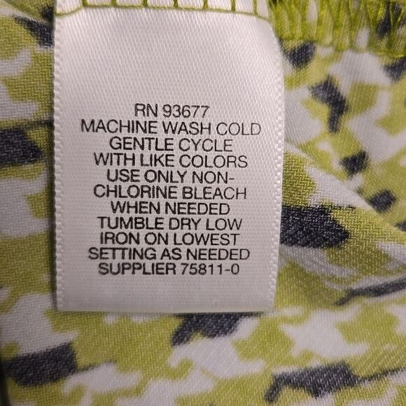 Liz Claiborne Green and Black Fitted Ruched Blouse - Picture 5 of 7